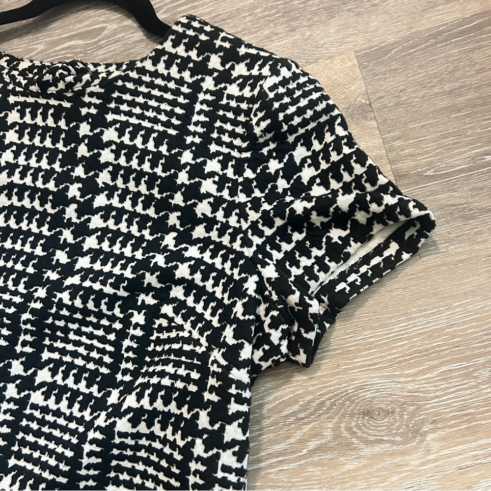 Calvin Klein Black and White Sheath Mini Dress Crew Neck - Picture 4 of 13